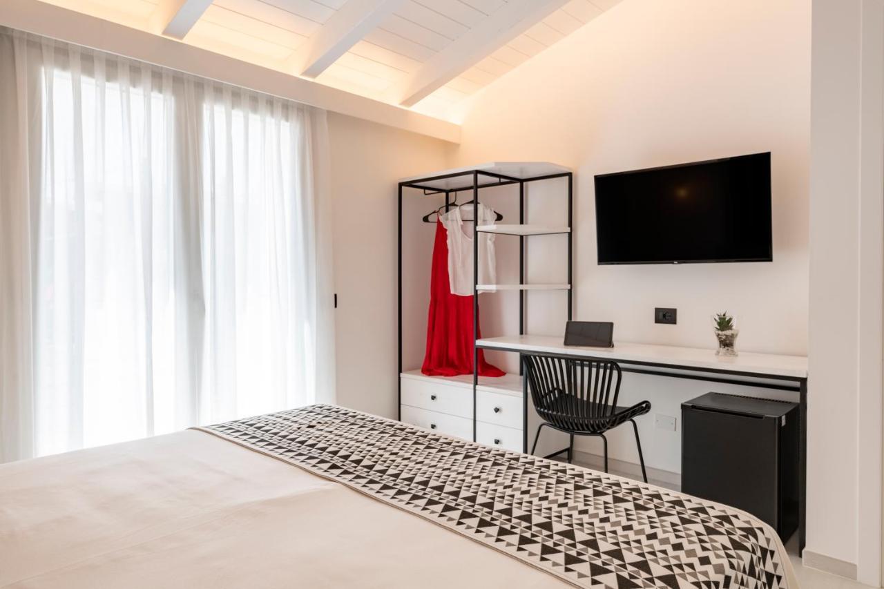 Cara a Bentu - Charming Rooms Tortoli Bagian luar foto